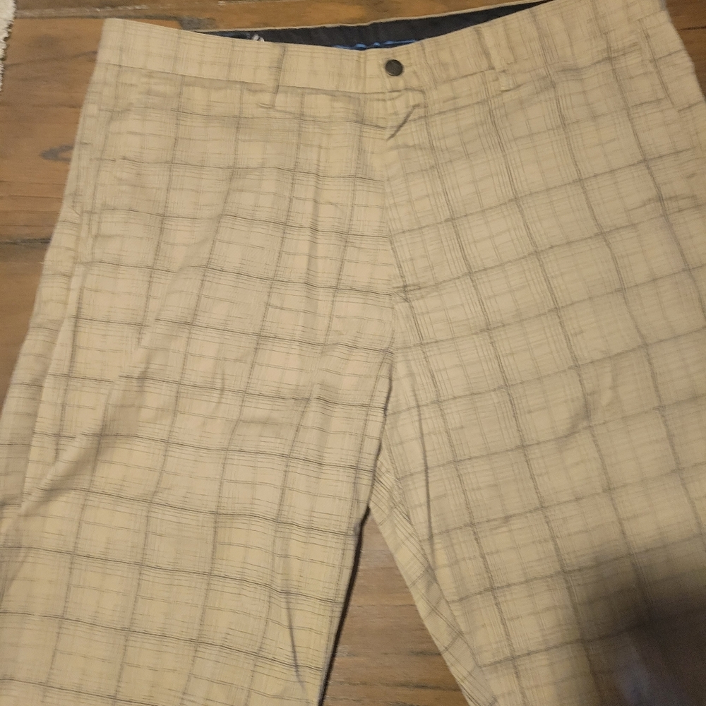 Volcom shorts